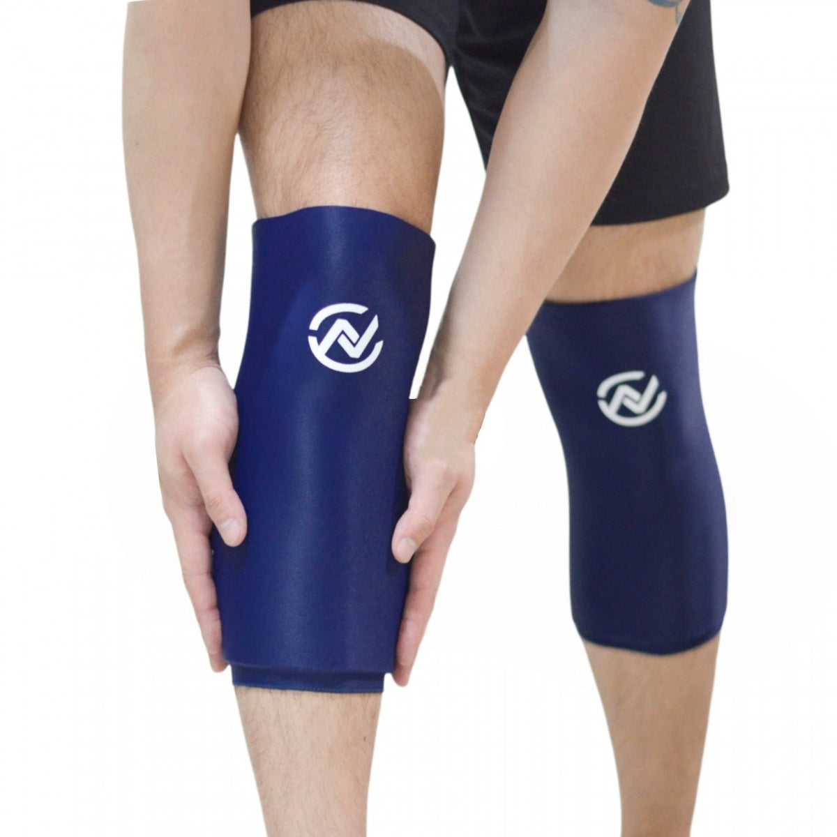 Cocoon sleeves worn on the calf and the knee